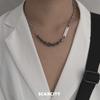 Collar con costuras de cálculos biliares negros para hombre y mujer, estilo oscuro, de moda, de acero de titanio, cuadrado, cadena de clavícula, diseño atractivo y de nicho.