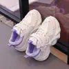 Sapatos femininos 2026 outono novo estilo infantil popular tênis branco estilo pai tênis esportivo leve para corrida para crianças mais velhas