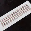 Unhas Postiças 30 Peças Inteiras T047 Estampa de Leopardo Divertida Escada Curta Branco Brilhante Elegante Doce Cool Sexy Peças de Unhas Artísticas com Pedras Brilhantes