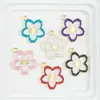 Joyería de aleación estilo coreano Accesorios diy Flor de cerezo Flor de cinco pétalos Colgante de collar Pulsera Colgante individual Colgante pequeño Colgante individual Venta al por mayor