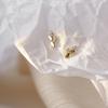 Brincos de Joia Dourados Simples Distintivos Versáteis Estilo Pequeno Ins Exquisitos Mini Folha Pequena Cravejados com Diamantes Estilo Japonês e Coreano
