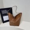 Bolsa de Grande Capacidade para Comércio Exterior para Mulheres, Versátil 2025 Nova Bolsa Transversal de Ombro Casual Retrô, Bolsa Tote Plissada para o Dia a Dia