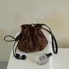 Outono/Inverno 2026 Vintage Nova Bolsa Feminina Camurça Estampa de Leopardo Bolsa de Ombro/Sob o Braço para o Dia a Dia Bolsa de Mão Plissada de Grande Capacidade