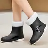 Botas de lluvia cortas para mujer con forro polar extraíble, zapatos impermeables cálidos, zapatos de goma antideslizantes para mujer, adecuados para trabajos de cocina