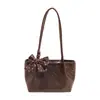 Bolsa design senso nicho textura trançada feminina bolsa de ombro única para o trabalho bolsa tote de grande capacidade moderna versátil bolsa para o trabalho