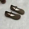 Sandalias Huecas de Cuero Genuino Nuevas de Verano 2026 Bohemias Hechas a Mano Artísticas Planas de Punta Redonda Transpirables para Mujer