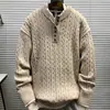 Suéter Henley azul marinho estilo americano para homens, top de malha quente para outono e inverno com design de trança, peça interna moderna masculina