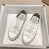 Zapatos Casuales Blancos de Satén de Seda de Hong Kong de Nicho para Mujer, Transpirables de Primavera, Suela Suave Española, Zapatos de Lona Slip-On Versátiles