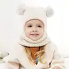 Venta Caliente Set de Gorro y Bufanda Doble Bolas Retorcidas Integrado Invierno para Niños Gorro con Protección para las Orejas Más Terciopelo Bebé Tejido Pequeño