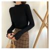 Camisa de baixo de tricô com gola alta parcial feminina 2023 Outono Novo ajuste slim modelador top interno estilo ocidental suéter de orelha de madeira