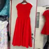 Vestido Sem Mangas Cintura Marcada Estilo Francês Nicho Vietnamita Europeu e Americano Novo Vestido de Comprimento Médio Vestido Elegante