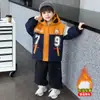 Chaqueta para niño con forro polar añadido y engrosada para otoño e invierno 2026, nuevas parkas infantiles elegantes y resistentes al viento, ropa de invierno para bebé niño, moderna