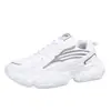 Zapatos casuales de exterior transpirables de caña baja reflectantes con suela gruesa para hombre, zapatillas deportivas de moda estilo coreano para hombre