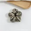 Acessórios de flor de lã de cinco pétalas feitos à mão para roupas, acessórios de cabelo, sapatos, chapéus, flores decorativas, acessórios DIY e materiais para atacado