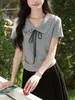 Camiseta Gris con una Vibra Suave y Elegante para Mujer, Nuevo Diseño Verano 2026, Top Juvenil de Manga Corta y Corte Entallado