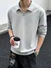 Camisa polo de manga larga de color liso estilo americano para hombre, nueva colección otoño/invierno 2026, moderna, con cuello mao, corte holgado y estilo casual