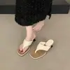 Primeiro Encontro com as Sandálias de Tiras Tecidas Retro Francesas para Mulheres, Novo Estilo de Verão 2026, Estilo de Férias, Plataforma Grossa