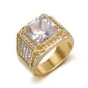 Anillo Geométrico Cuadrado Popular Transfronterizo Europeo y Americano con Circonita de Diamante Completo Acero de Titanio para Hombre Chapado en Oro 18K Joyería de Mano Personalizada Hip-Hop