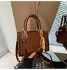 Bolso Cuadrado Pequeño de Ante Estilo Retro Transfronterizo, Bolso Cruzado Femenino Versátil y de Moda Estilo Coreano, Bolso Pequeño de Alta Gama para Viajes