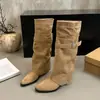 Botas com Salto Interno de Cano Alto Moda Feminina Tira com Fivela Nova Tendência de Outono Bico Fino 2026 Estilo Europeu Americano Decoração