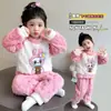 Pijama Infantil Menina Bebê Outono e Inverno Quente e Fofo Roupa de Casa Meninas Labubu Coral Flanela Conjunto