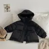 Casaco de inverno infantil com enchimento de pluma e algodão, casaco espesso de inverno para meninos e meninas, novo casaco acolchoado de algodão, casaco de algodão com capuz moderno e quente para bebê
