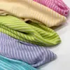 Suministrado directamente por el fabricante: Tejido de rizo teñido en hilo con rayas de contraste, toalla de playa muy absorbente, bata, juguete y tejido para almohada
