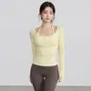 Ropa de Yoga Falsa de Dos Piezas con Cuello Halter Tops Deportivos de Diseño Delgado y Adelgazantes de Manga Larga Otoño Ropa de Entrenamiento Ajustada Venta al por Mayor