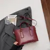 Bolsa de balde retrô de nicho de alta qualidade 2026 versátil temperamento outono e inverno item quente bolsa transversal feminina para o dia a dia