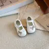 Versátiles y dulces zapatillas de princesa 2026, zapatos casuales de cuero de otoño para niños y niñas, zapatillas transpirables con cordones para niñas, estilo nuevo