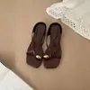 Sandalias Cuadradas Decoradas con Metal Estacionales de Primer Encuentro para Mujer, Tacón Grueso, Antideslizantes, Simples y Elegantes, Nuevo Artículo de Verano