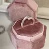 Novo Anel de Fio Estrelado Deslocado Desenho de Fio Anel Aberto Versátil de Luxo Leve Nicho Retrô de Alta Qualidade Micro-incrustado com Zircônia para Mulheres