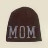 Chapéus de Lã Pintados com Spray de Letras Simples para Outono e Inverno para Homens e Mulheres, Quentes e Personalizados Chapéus Frios Hip-Hop, Chapéus de Puxar Venda por Atacado