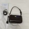 Nova Bolsa de Ombro Único para Axila Outono 2026, Bolsa Baguete Clássica, Bolsa Quadrada Pequena Casual Simples de Alto Estilo