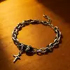 Collar de Cadena para Clavícula de Acero de Titanio, Moda de Gama Alta, Bordado Cruzado, Diseño de Nicho con Piedra Negra Minimalista Europeo y Americano