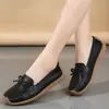 Zapatos Planos Nuevos de Primavera para Mujer Zapatos Casuales Ligeros de Suela Blanda con Suela de Res para Madres de Mediana Edad Enfermera Zapatos Blancos Zapatos de una Sola Capa para Mujer