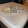 Pulsera con Cierre de Letra de Circonita Estilo Francés, Sensación de Lujo Ligero de Alta Gama, Joyería de Moda Exquisita y Sencilla con un Diseño Único
