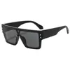 Gafas de Sol Integradas Hip-Hop de Marco Grande con Remaches Retro Europeas y Americanas, Protección Solar Personalizada de Moda para Exteriores, Gafas de Sol de Tendencia Transfronterizas