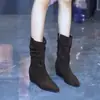 Botines coreanos para mujer que aumentan la altura, botas de corte ajustado, nueva colección otoño/invierno 2026, adornados con pedrería, elegantes y con estilo, con punta fina y altura hasta la pantorrilla.