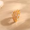 Cross-border Hot-selling Ins Style Copper Ring Feminino Nicho Light Design de luxo Sentimento Anel de dedo sem cor Anel de design de nicho