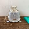 Bolso Pequeño 2025 Otoño Nuevo Casual y Hermoso Bolso de Cubo Casual Simple Bolso Cruzado Mano de Perlas Bolso de Mujer