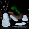 Colgante de calcedonia al por mayor de fábrica, lindo colgante de Buda bebé, collar de joyería de jade, suministro de jade vivo Nanyang