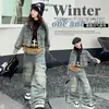 Conjunto de Ropa para Niñas Primavera y Otoño 2026 Estilo Retro de Hong Kong con Múltiples Bolsillos de Mezclilla Estilo Callejero Americano Fresco a la Moda para Niños Mayores