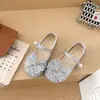 Sapatos Mary Jane brilhantes e estilosos de princesa para meninas, modelo primavera/outono 2026, sapatilhas com laço de renda para meninas, sapatos rasos de couro