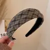 Coleção de Faixas de Cabeça Largas com Estampa de Leopardo na Cor Café Maillard para Mulheres com Pressão Craniana Elevada, Grampos Antiderrapantes Elegantes e Acessórios de Cabelo