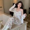 Pijama Nuevo de Terciopelo Dorado Otoño e Invierno para Mujer, Conjunto Cálido de Tres Piezas de Terciopelo Dorado con Diamantes y Mangas Largas con Copas, Ropa Sexy para Casa
