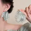 Brincos de Pérola e Flor Super Fada de Verão, Novo Estilo Popular, Brincos de Alta Qualidade para Mulheres, Temperamento Doce, Brincos de Pétala