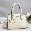 Bolsa Elegante Estilo Novo 2025 para Mulheres, Bolsa de Ombro da Moda e Versátil de Nicho, Textura de Alta Qualidade, Bolsa Transversal de Luxo Leve para o Dia a Dia