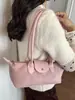 Bolso de hombro tipo baguette de gamuza patchwork, ligero y lujoso, estilo retro para mujer, nueva colección de otoño 2026, que irradia un ambiente sofisticado y elegante, perfecto para ir al trabajo