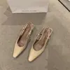 Sandálias fechadas de ponta fina de luxo estilo francês para mulheres, nova coleção primavera/verão 2026, bico fino, corte baixo, salto fino, sapatilhas elegantes